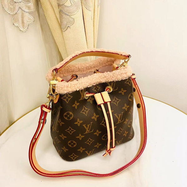 ルイヴィトンバッグ内部構造